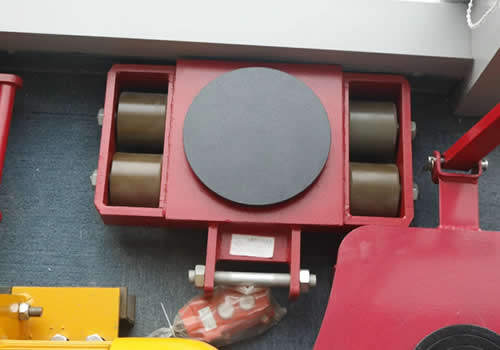 冀高鵬/成華坦克搬運(yùn)車實(shí)拍現(xiàn)場(chǎng)